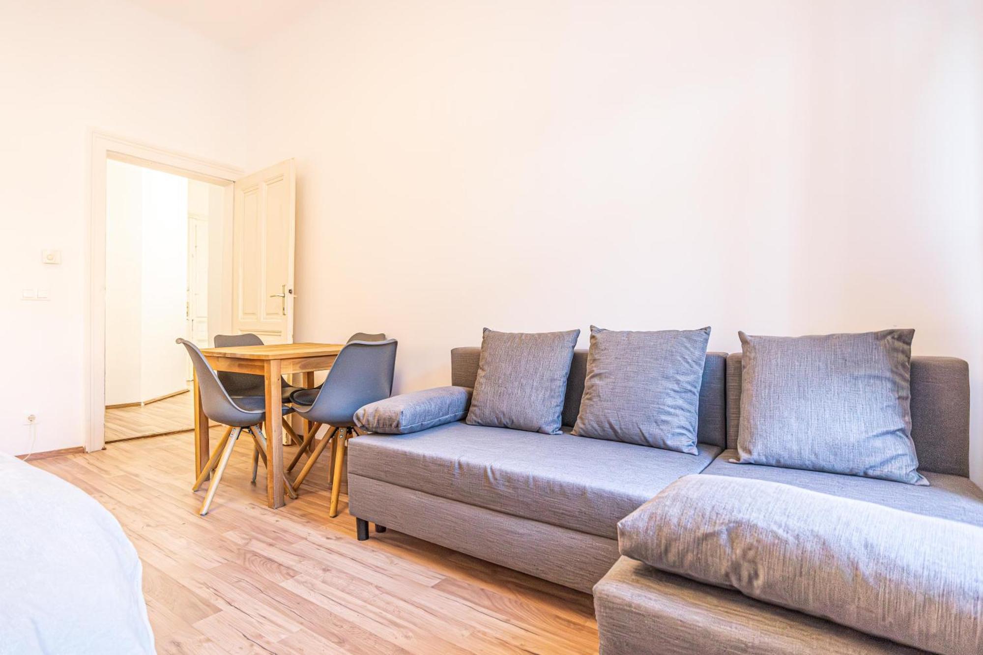 Chic & Modern 1Br Apt, Prime Spot Apartment